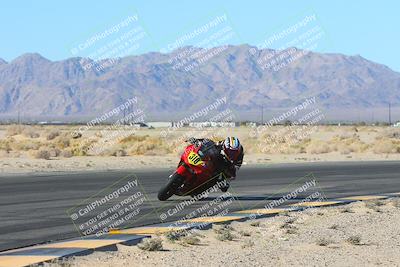 media/Jan-10-2025-CVMA Friday Practice (Fri) [[489e0da257]]/Group 4 and Trackday/Session 2 (Turn 4 Inside)/